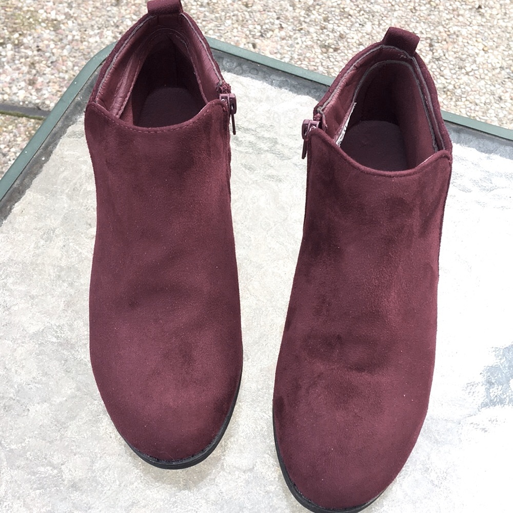 Plum Suede Quilted Ankle Boots size 7.5 / small 8 - Picture 9 of 10